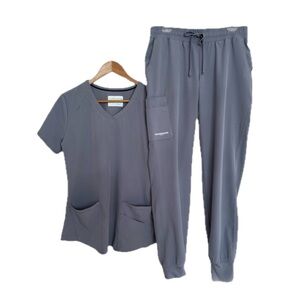 #18 SKECHERS ~ Gray Short Sleeve V-Neck Scrub Set w/Pockets & Drawstring Waist